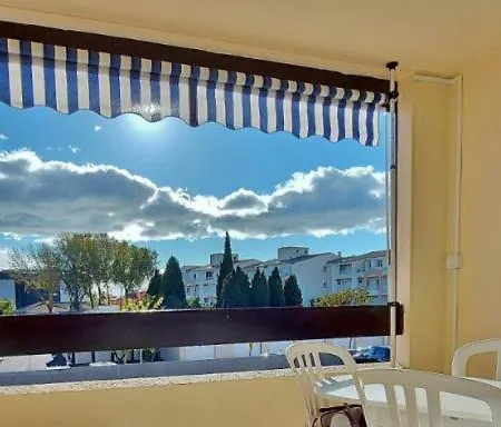 - Piscine - Parking - Proche Richelieu