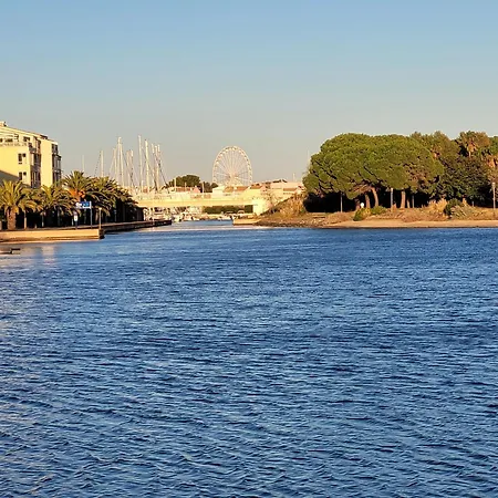 - Piscine - Parking - Proche Richelieu *